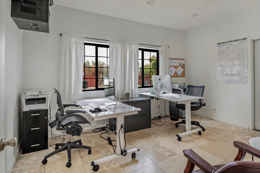 More Photos Of 51370 Avenida Bermudas, La Quinta Office Residential For Sale