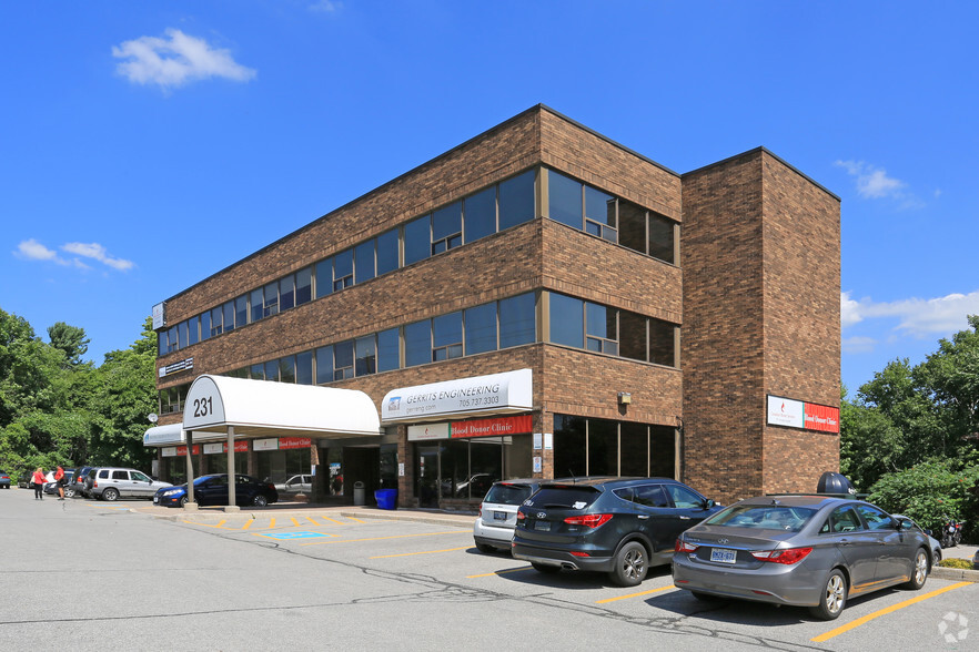 Primary Photo Of 231 Bayview Dr, Barrie Medical For Lease