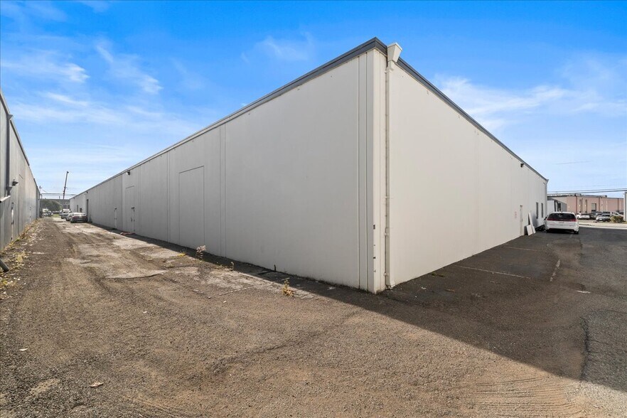 More Photos Of 283-299 Harbor Way, South San Francisco Warehouse For Lease