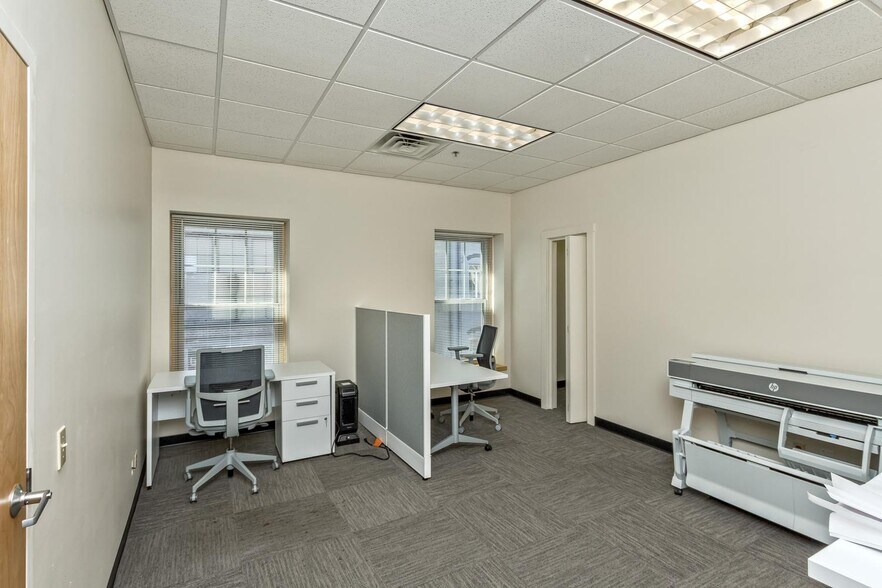 More Photos Of 56 College St, Asheville Office For Lease