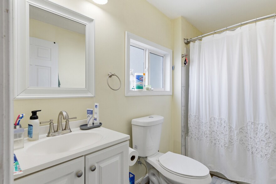 More Photos Of 158 Court St, Laconia Apartments For Sale