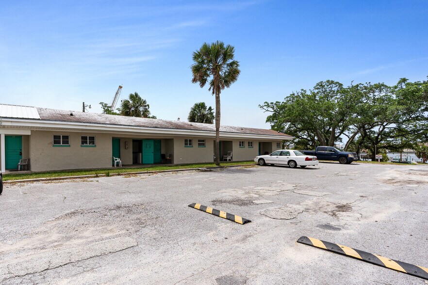 More Photos Of 195 Brooks St SE, Fort Walton Beach Hotel For Sale