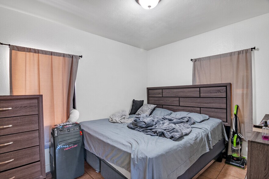 More Photos Of 1917 New Jersey St, Los Angeles Multifamily For Sale