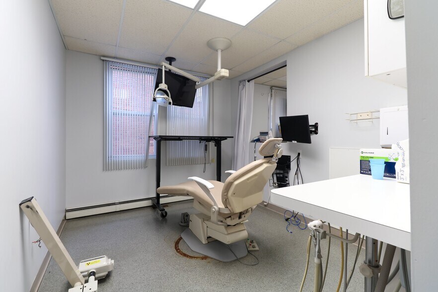 More Photos Of 535 Monmouth St, Gloucester City Medical For Lease