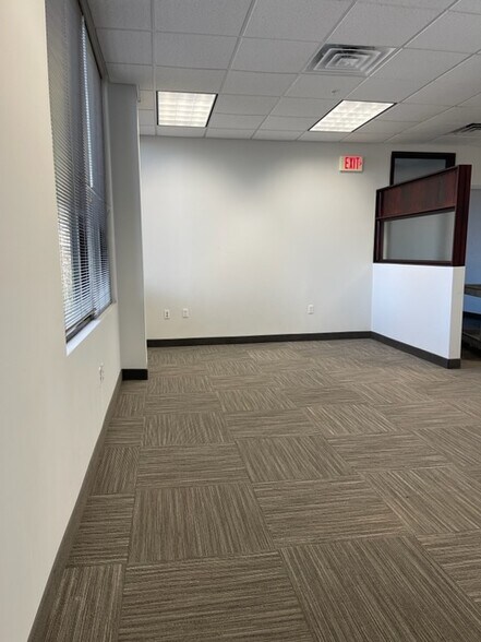 More Photos Of 12 Penns Trl, Newtown Medical For Lease