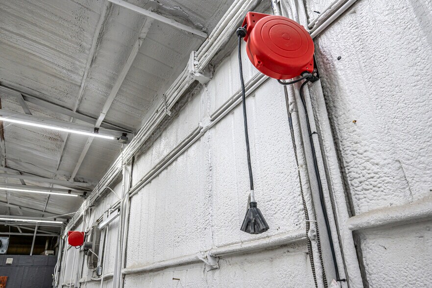 More Photos Of 11206 N Broadway Ave, Ada Warehouse For Sale