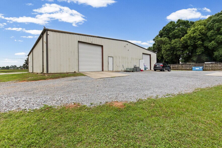 More Photos Of 2560 Leroy Stevens Rd, Mobile Light Manufacturing For Sale