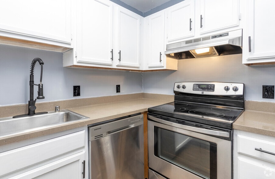 More Photos Of 900 Cathedral St, Baltimore Apartments For Lease