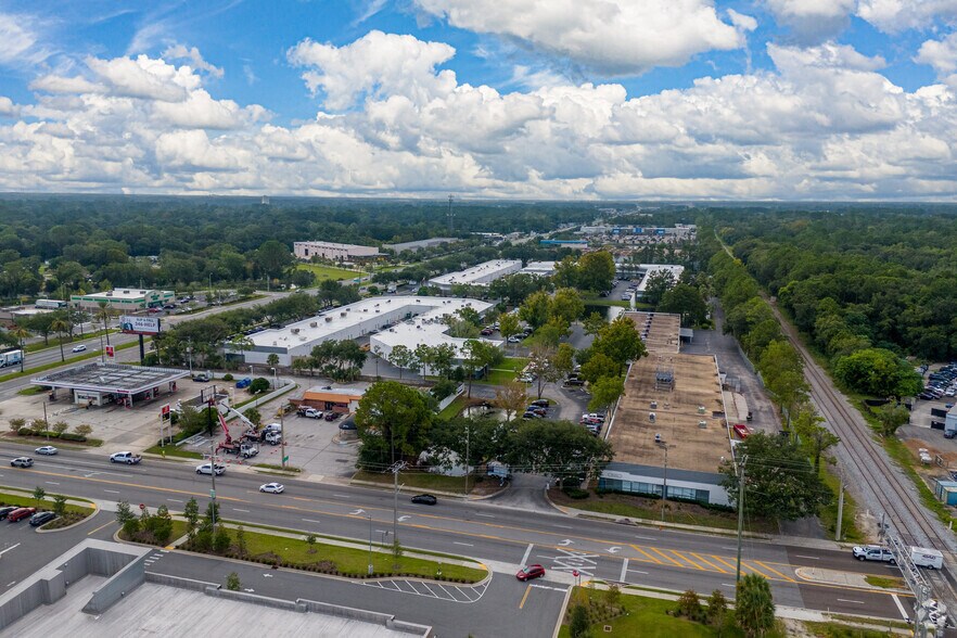 More Photos Of 3728 Philips Hwy, Jacksonville Unknown For Lease