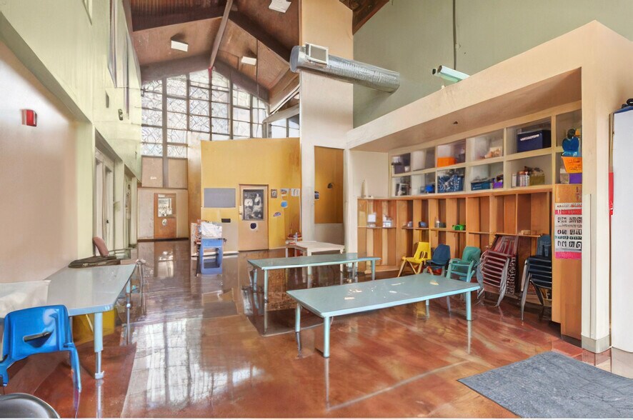 More Photos Of 1501 Xerxes Ave N, Minneapolis Religious Facility For Sale