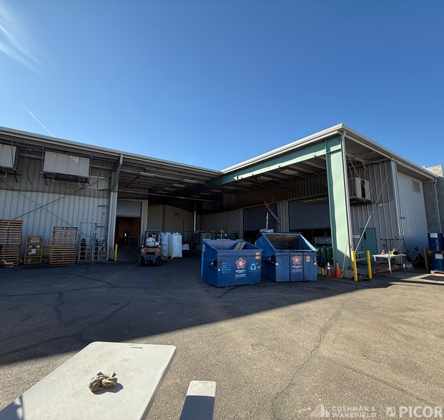 More Photos Of 2101 E Beverly Dr, Tucson Warehouse For Sale