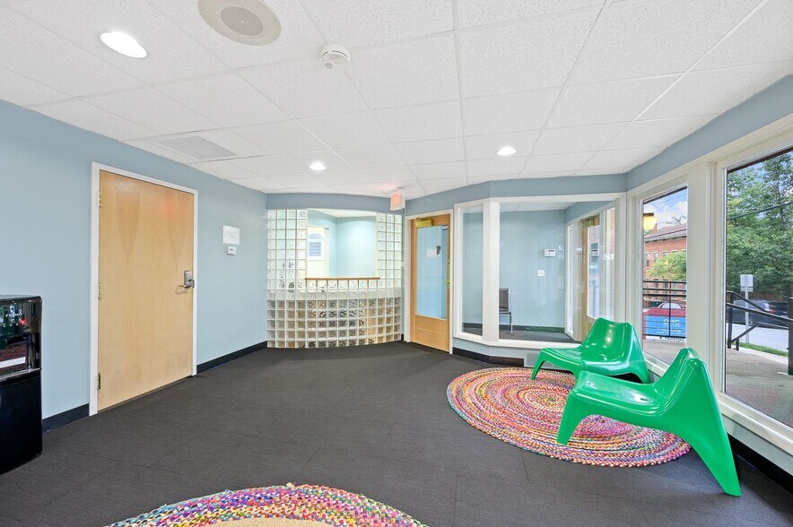 More Photos Of 71 E Hollister St, Cincinnati Medical For Lease