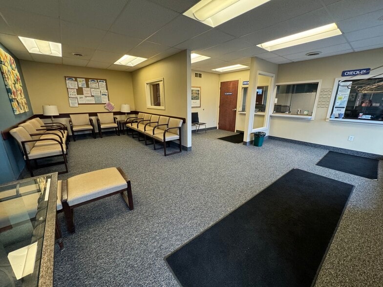 More Photos Of 121 Erie Canal Dr, Rochester Office For Sale