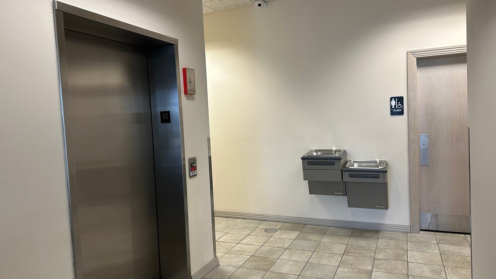 More Photos Of 3051 Progress Way, Kaukauna Coworking Space