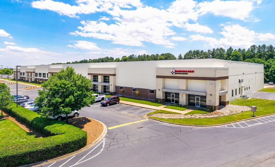 More Photos Of 2745 Whitehall Park Dr, Charlotte Unknown For Lease