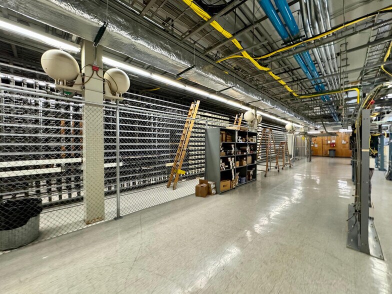 More Photos Of 112 6th St, Bristol Telecom Hotel Data Hosting For Sale