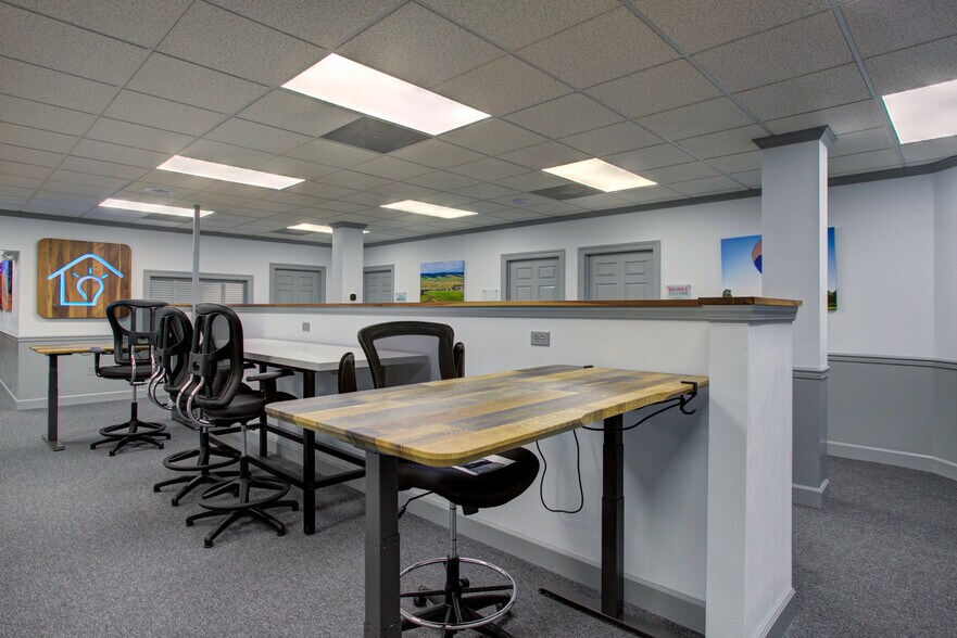 More Photos Of 930 Red Rose Ct, Lancaster Medical For Lease