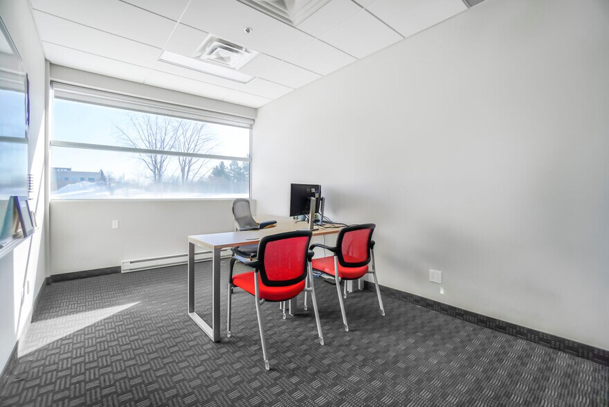 More Photos Of 7150 Rue Albert-Einstein, Montréal Office Residential For Lease