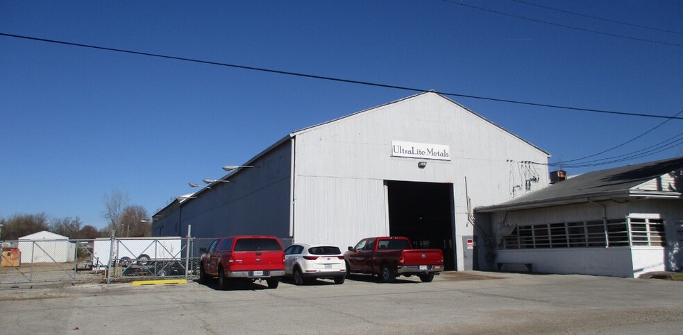 Primary Photo Of 7143 N Market St, Saint Louis Warehouse For Sale