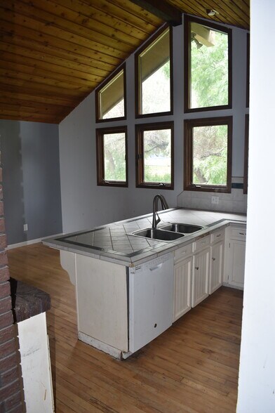 More Photos Of 8778 Arapahoe Rd, Boulder Horse Stables For Sale