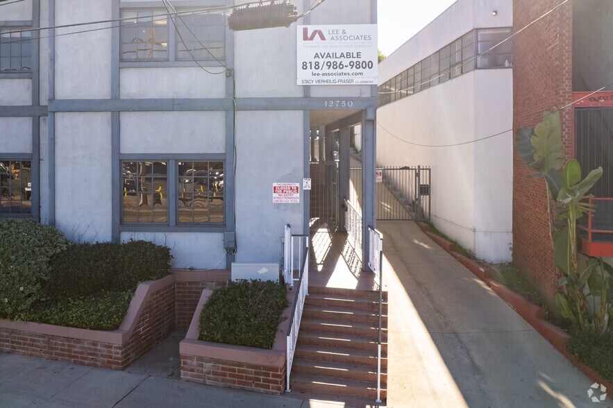 More Photos Of 12750 Ventura Blvd, Studio City Loft Creative Space For Lease