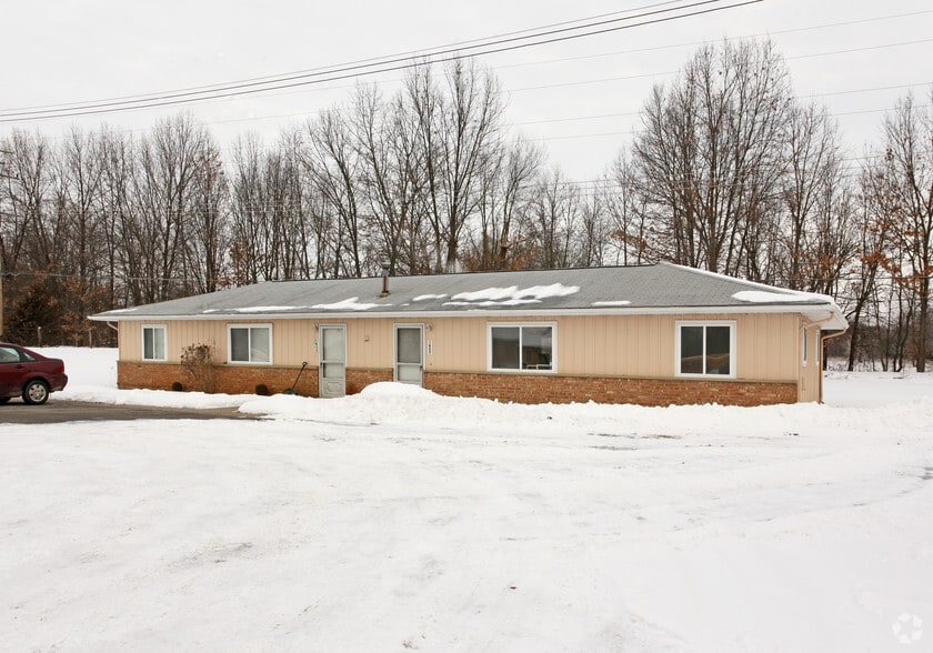 More Photos Of 1601-1609 E M-36, Pinckney Apartments For Sale