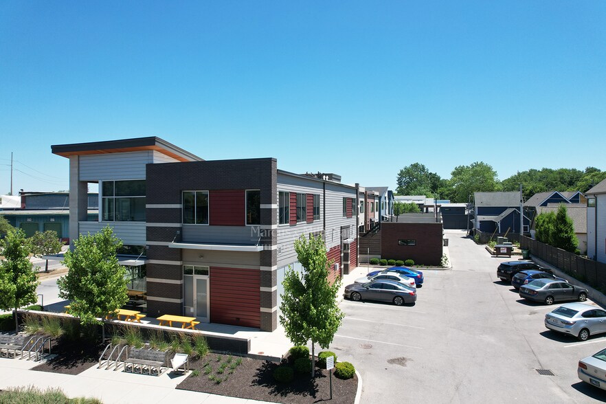 More Photos Of 985 Dorman St, Indianapolis Storefront Retail Office For Lease