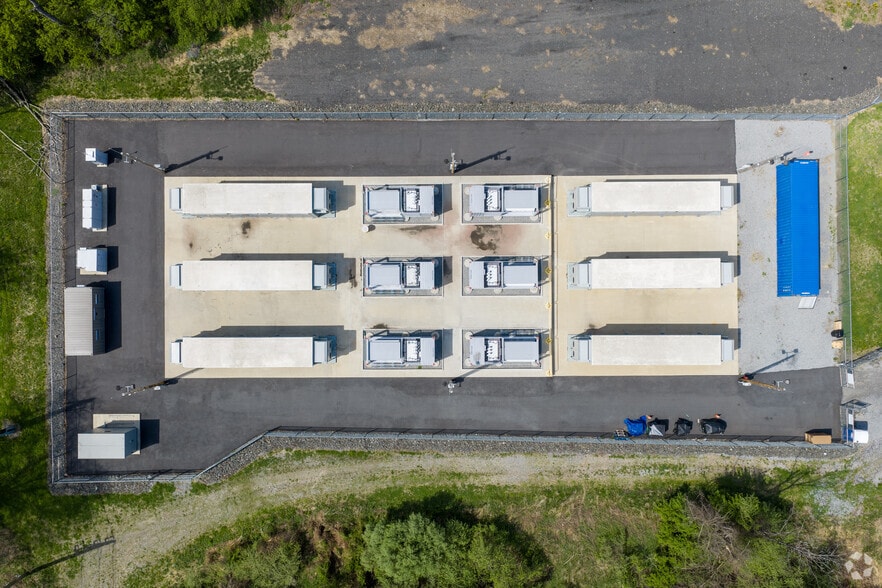 More Photos Of 248 Brighton Rd, Andover Warehouse For Sale