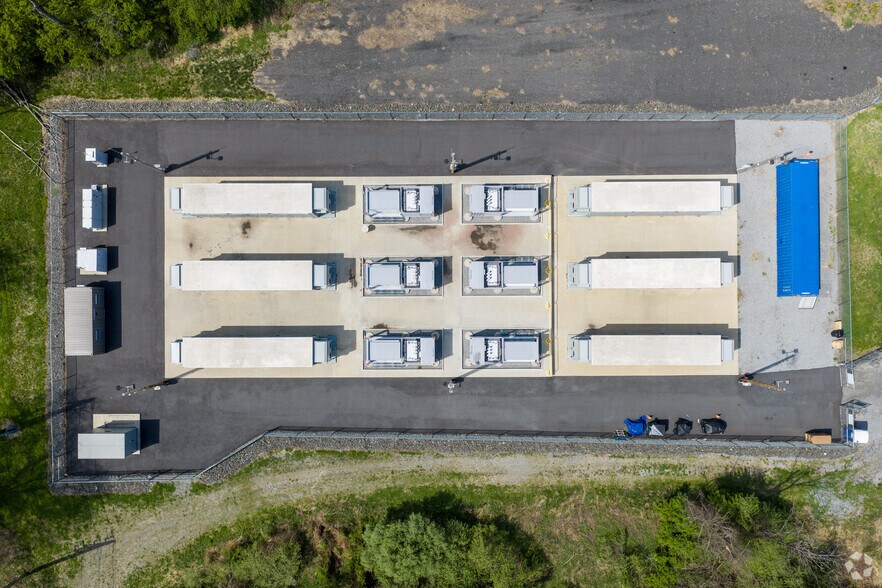 More Photos Of 248 Brighton Rd, Andover Warehouse For Sale