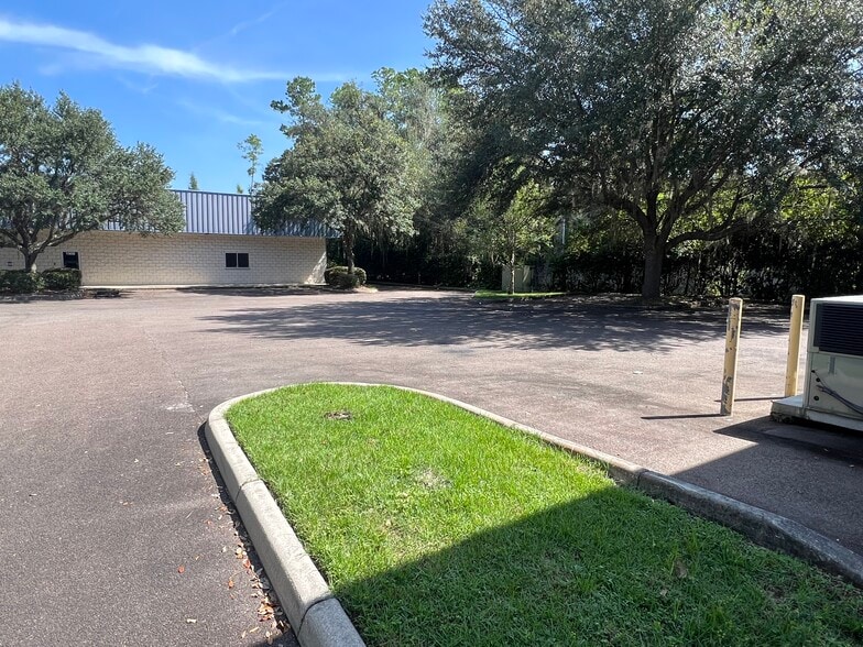 More Photos Of 1908-1910 NW 67th Pl, Gainesville Light Manufacturing For Sale