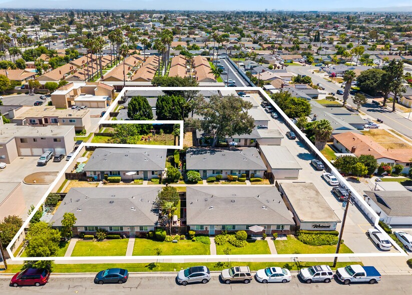 Primary Photo Of 17062-17104 B Lane, Huntington Beach Apartments For Sale