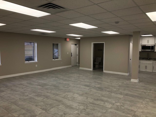 More Photos Of 4613 Pinecrest Office Park Dr, Alexandria Office For Lease