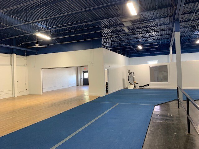 More Photos Of 217 E 24th St, Holland General Retail For Sale