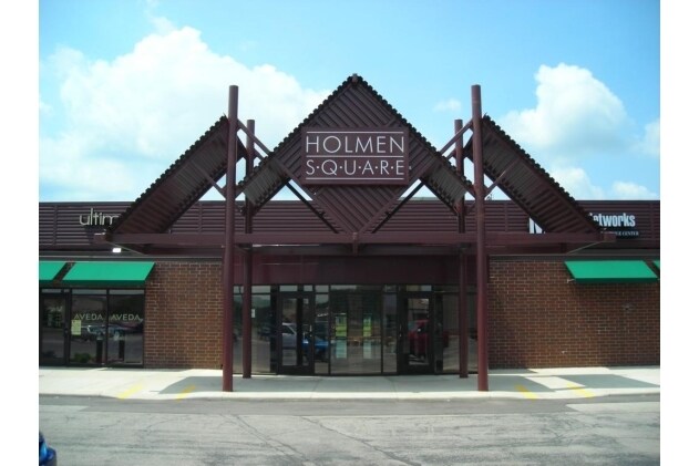 Primary Photo Of 500 N Holmen Dr, Holmen Health Club For Sale