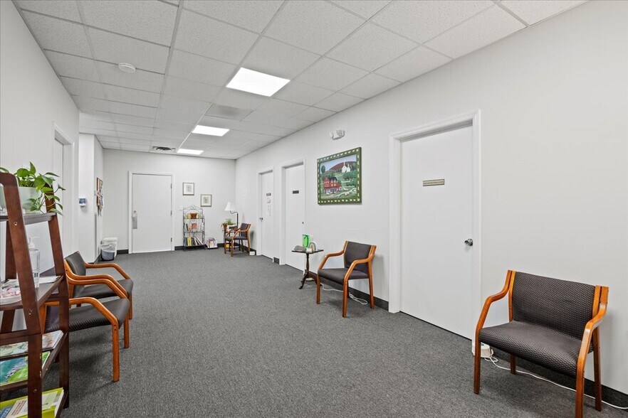 More Photos Of 59 E Mill Rd, Long Valley Office For Sale