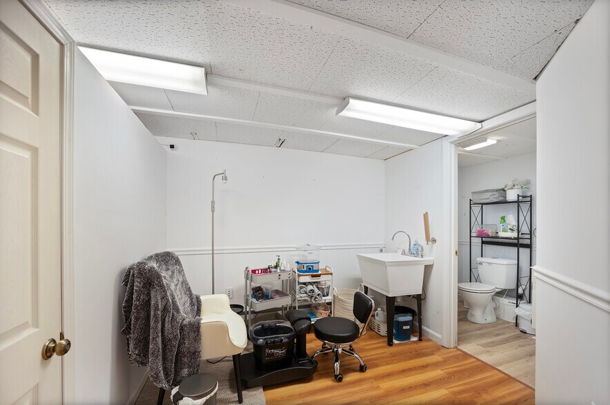 More Photos Of 15 Thomas St, North Providence Freestanding For Sale