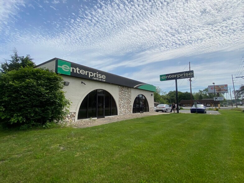 More Photos Of 1500 W 37th Ave, Hobart Freestanding For Lease