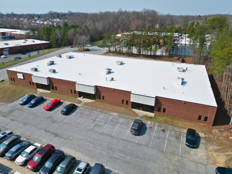 More Photos Of 615 Alton Pl, High Point Warehouse For Lease