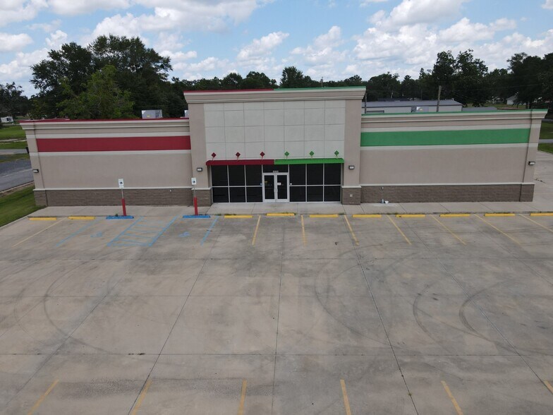 More Photos Of 18284 Highway 190, Reeves Freestanding For Sale