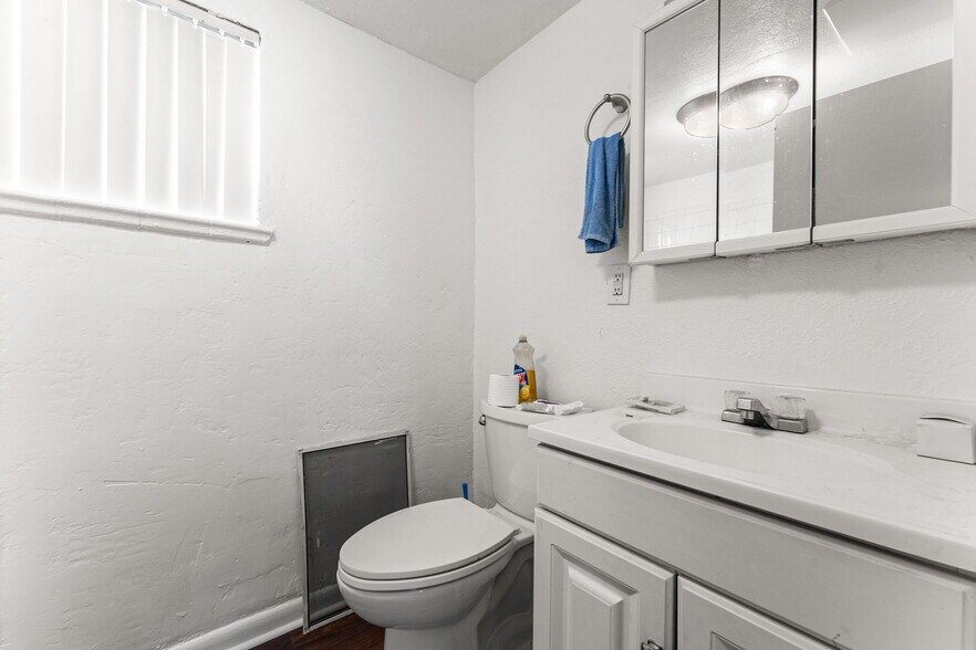 More Photos Of 1435 Depew St, Lakewood Apartments For Sale