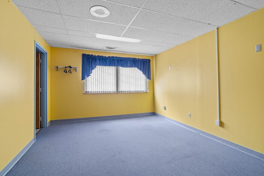 More Photos Of 94 Hospital St, Ridgway Specialty For Sale