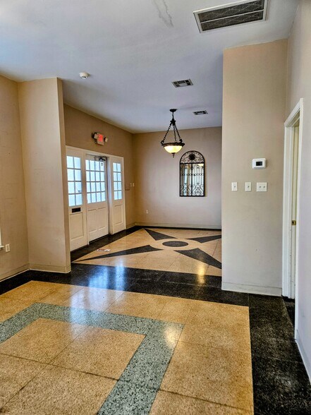 More Photos Of 7701 Saint Bernard Hwy, Arabi Office For Sale