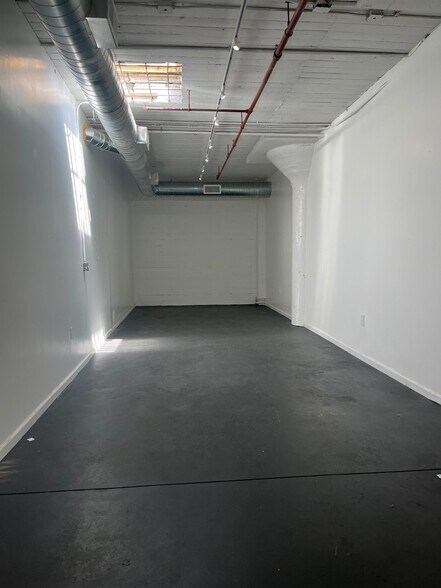 More Photos Of 1922 E 7th Pl, Los Angeles Light Manufacturing For Lease