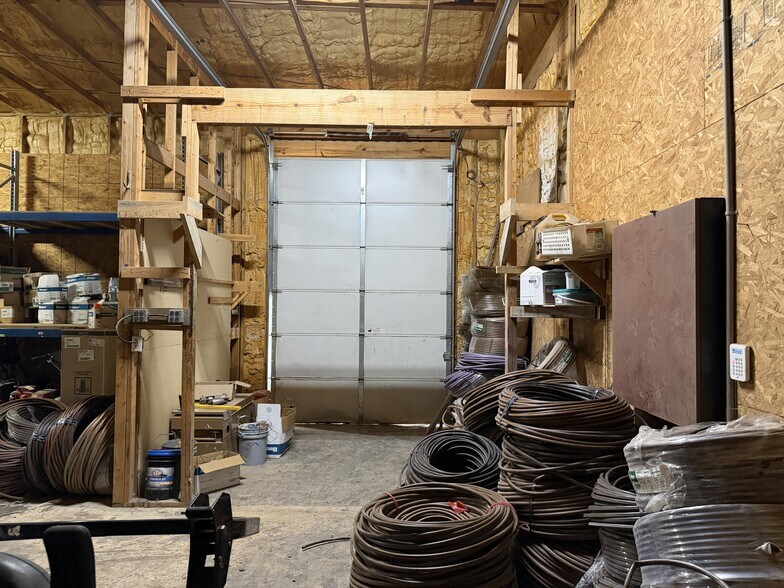 More Photos Of 1030 Canyon Bend Dr, Dripping Springs Light Distribution For Lease