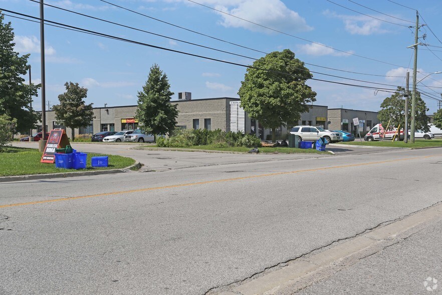 More Photos Of 220 Industrial Pky S, Aurora Flex For Sale