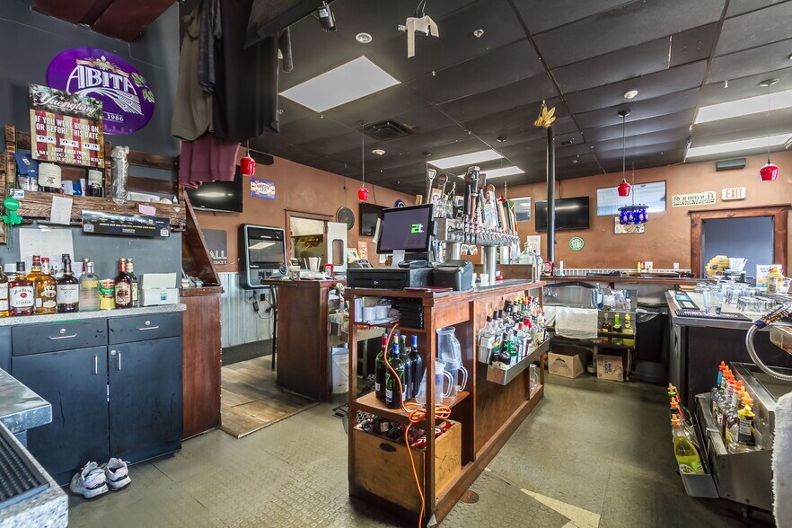 More Photos Of 20 Pleasant St, Canandaigua Office For Sale