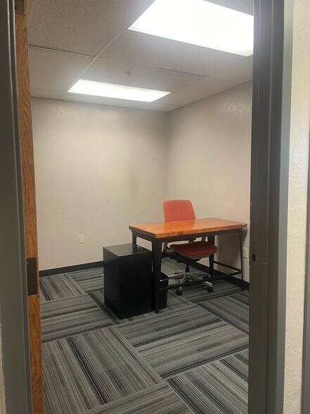 More Photos Of 11032 Quail Creek Rd, Oklahoma City Office For Lease