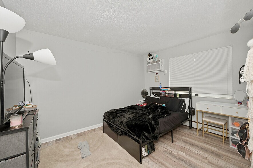 More Photos Of 2301 Salvador St, Cincinnati Apartments For Sale