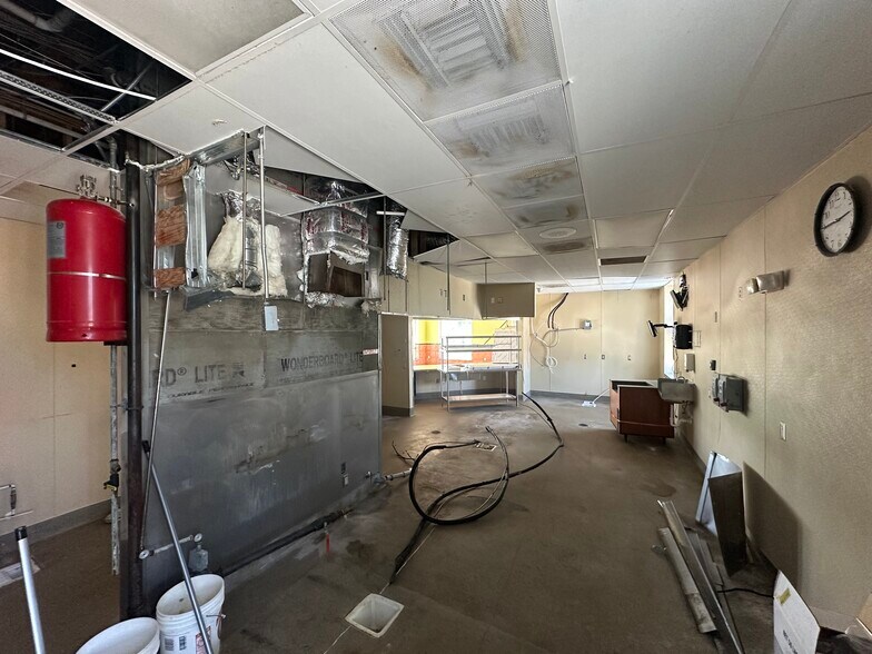 More Photos Of 211 Pelham Rd, Greenville Freestanding For Lease