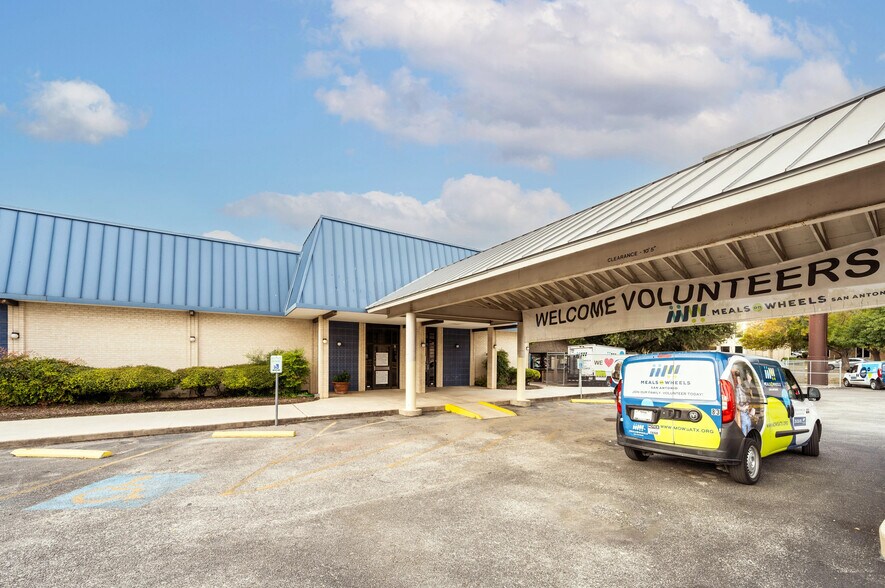 More Photos Of 4306 NW Loop 410, San Antonio Freestanding For Sale